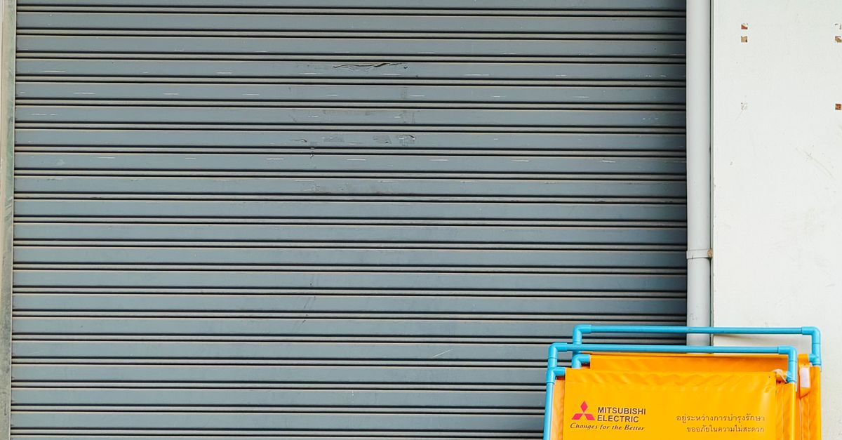 Identifying Red Flags in Roller Door Repair Quotes